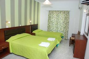 Amoudi Studios Apartments Hotel