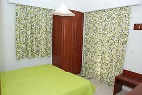 Amoudi Studios Apartments Hotel