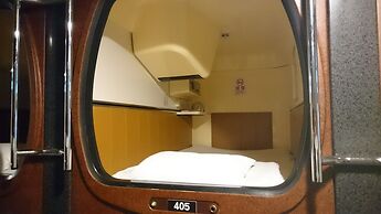 Hiroshima Capsule Hotel & Sauna New Japan EX - Caters to Men