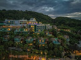 Crest Resort & Pool Villas