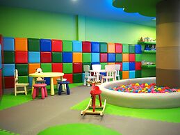 Crest Resort & Pool Villas