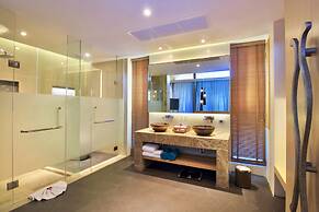 Crest Resort & Pool Villas