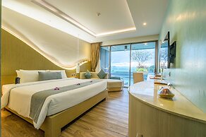 Crest Resort & Pool Villas