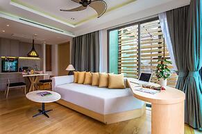 Crest Resort & Pool Villas