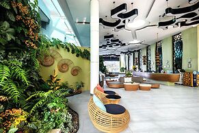 Crest Resort & Pool Villas