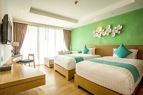 Crest Resort & Pool Villas