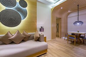 Crest Resort & Pool Villas