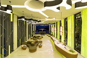 Crest Resort & Pool Villas