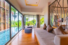 Crest Resort & Pool Villas