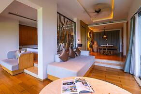 Crest Resort & Pool Villas