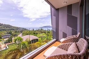 Crest Resort & Pool Villas