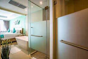 Crest Resort & Pool Villas