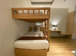 Crest Resort & Pool Villas