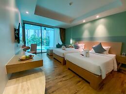 Crest Resort & Pool Villas