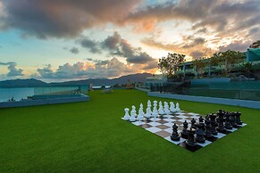 Crest Resort & Pool Villas