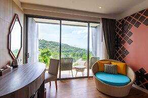 Crest Resort & Pool Villas