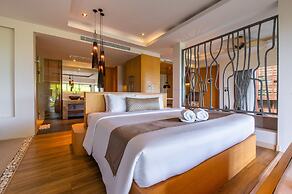 Crest Resort & Pool Villas