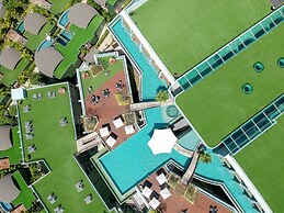 Crest Resort & Pool Villas