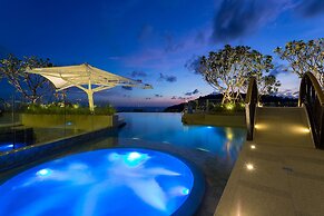 Crest Resort & Pool Villas