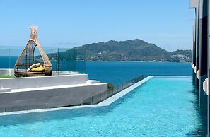 Crest Resort & Pool Villas