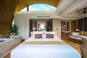 Crest Resort & Pool Villas