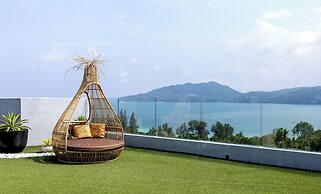 Crest Resort & Pool Villas