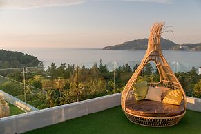 Crest Resort & Pool Villas