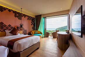 Crest Resort & Pool Villas