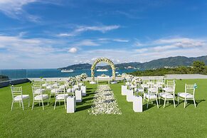 Crest Resort & Pool Villas