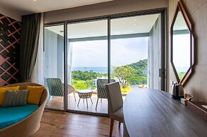 Crest Resort & Pool Villas