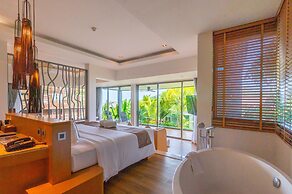 Crest Resort & Pool Villas