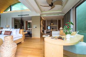 Crest Resort & Pool Villas