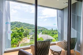 Crest Resort & Pool Villas