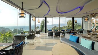 Crest Resort & Pool Villas