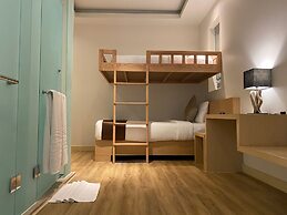 Crest Resort & Pool Villas