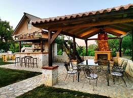 Agro Art Boutique & Luxury Villas