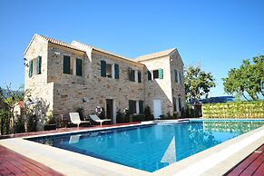 Chateau de Khaoyai Hotel & Resort