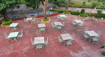 Mulberry Araliayas Resort & Spa