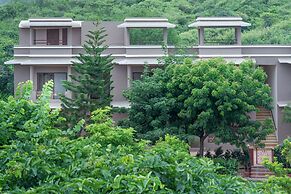 Mulberry Araliayas Resort & Spa