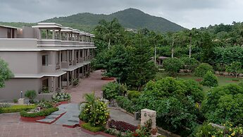 Mulberry Araliayas Resort & Spa