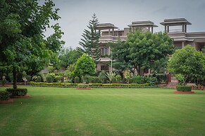 Mulberry Araliayas Resort & Spa