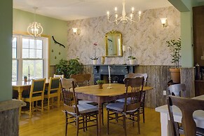 Chanterelle Country Inn & Cottages