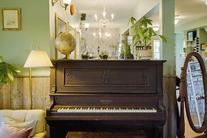 Chanterelle Country Inn & Cottages