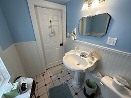 The Alma House Inn