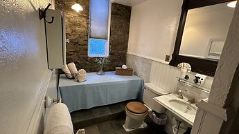 The Alma House Inn
