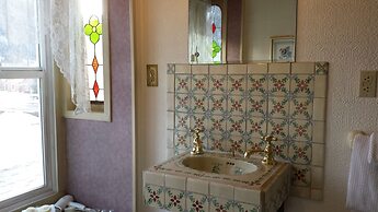 The Alma House Inn