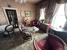 The Alma House Inn