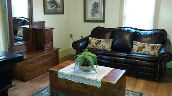 The Alma House Inn