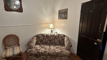 The Alma House Inn