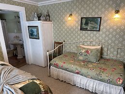 The Alma House Inn